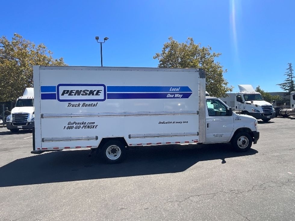 Light Duty Box Truck-Light and Medium Duty Trucks-Ford-2022-E350-Hayward-CA-134,835\n\t\tmiles-$ 25,750 - Image 15