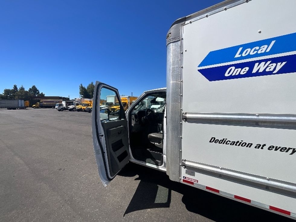 Light Duty Box Truck-Light and Medium Duty Trucks-Ford-2022-E350-Hayward-CA-134,835\n\t\tmiles-$ 25,750 - Image 16