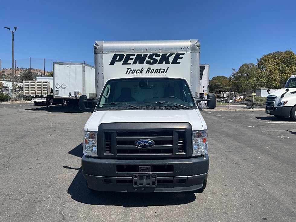 Light Duty Box Truck-Light and Medium Duty Trucks-Ford-2022-E350-Hayward-CA-134,835\n\t\tmiles-$ 25,750 - Image 2