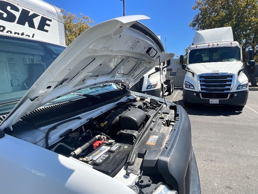 Light Duty Box Truck-Light and Medium Duty Trucks-Ford-2022-E350-Hayward-CA-134,835\n\t\tmiles-$ 25,750 - Image 23