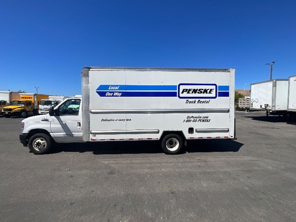 Light Duty Box Truck-Light and Medium Duty Trucks-Ford-2022-E350-Hayward-CA-134,835\n\t\tmiles-$ 25,750 - Image 4