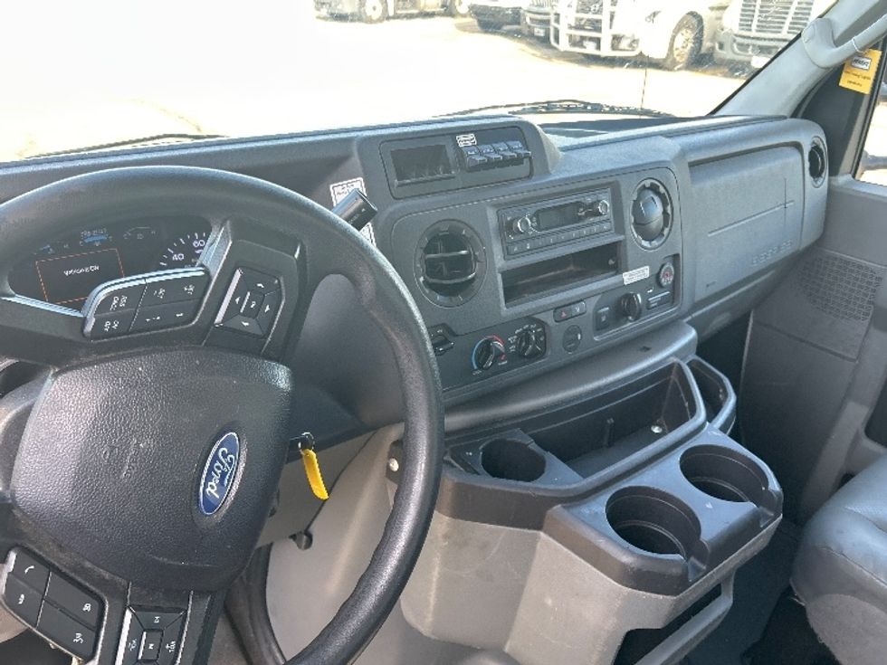 Light Duty Box Truck-Light and Medium Duty Trucks-Ford-2022-E350-Holland-MI-107,021\n\t\tmiles-$ 28,750 - Image 18