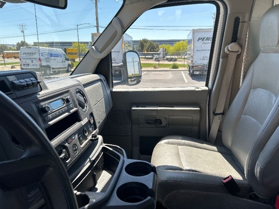Light Duty Box Truck-Light and Medium Duty Trucks-Ford-2022-E350-Holland-MI-75,010\n\t\tmiles-$ 33,250 - Image 19
