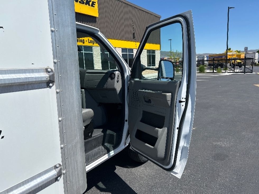 Light Duty Box Truck-Light and Medium Duty Trucks-Ford-2022-E350-Holland-MI-75,010\n\t\tmiles-$ 33,250 - Image 20