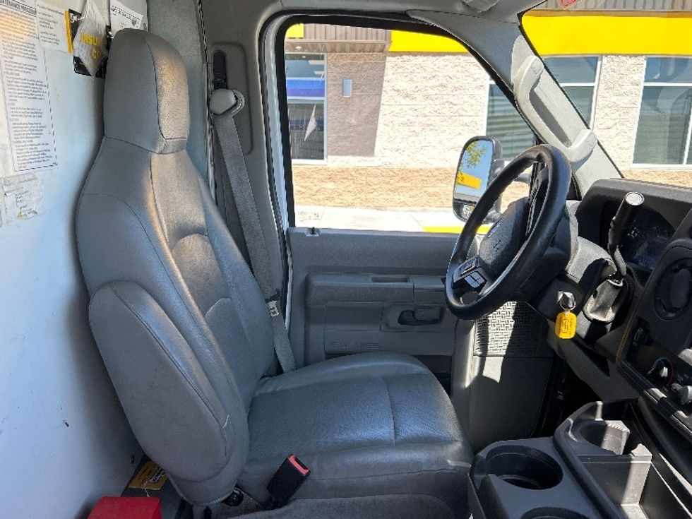 Light Duty Box Truck-Light and Medium Duty Trucks-Ford-2022-E350-Holland-MI-75,010\n\t\tmiles-$ 33,250 - Image 22