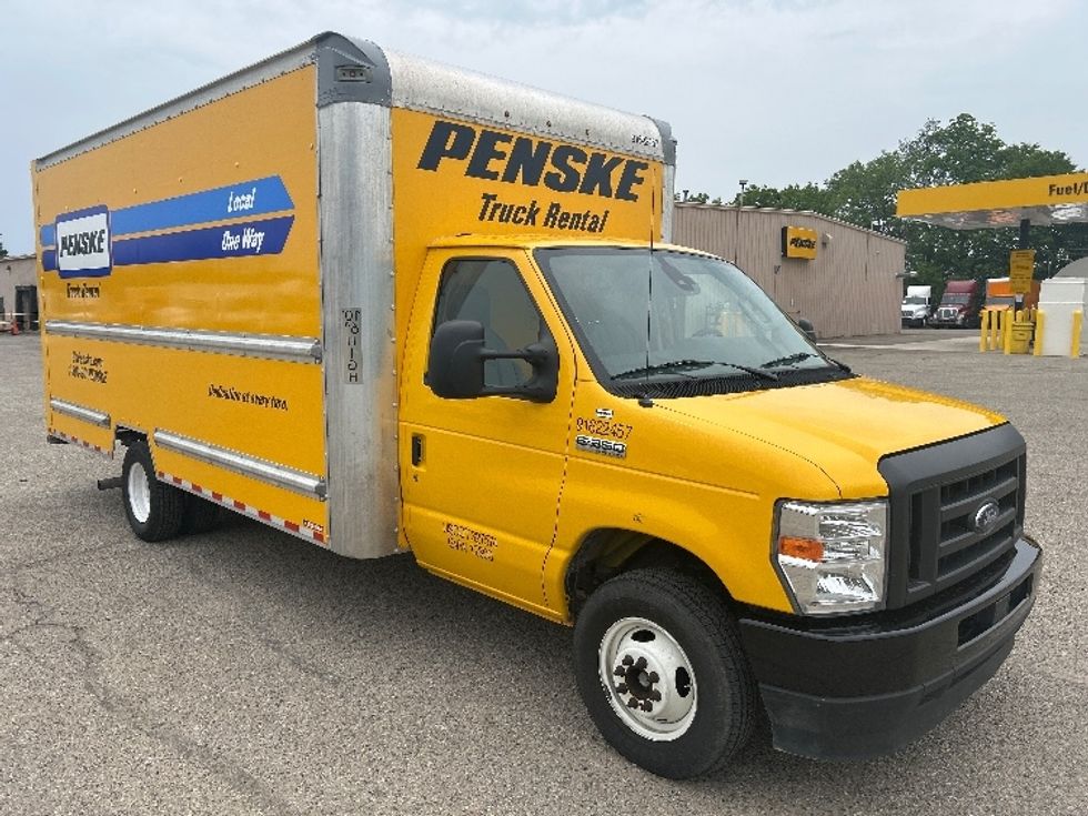 Light Duty Box Truck-Light and Medium Duty Trucks-Ford-2022-E350-Holland-MI-88,603\n\t\tmiles-$ 27,250 - Image 1