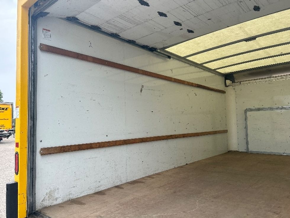 Light Duty Box Truck-Light and Medium Duty Trucks-Ford-2022-E350-Holland-MI-88,603\n\t\tmiles-$ 27,250 - Image 11