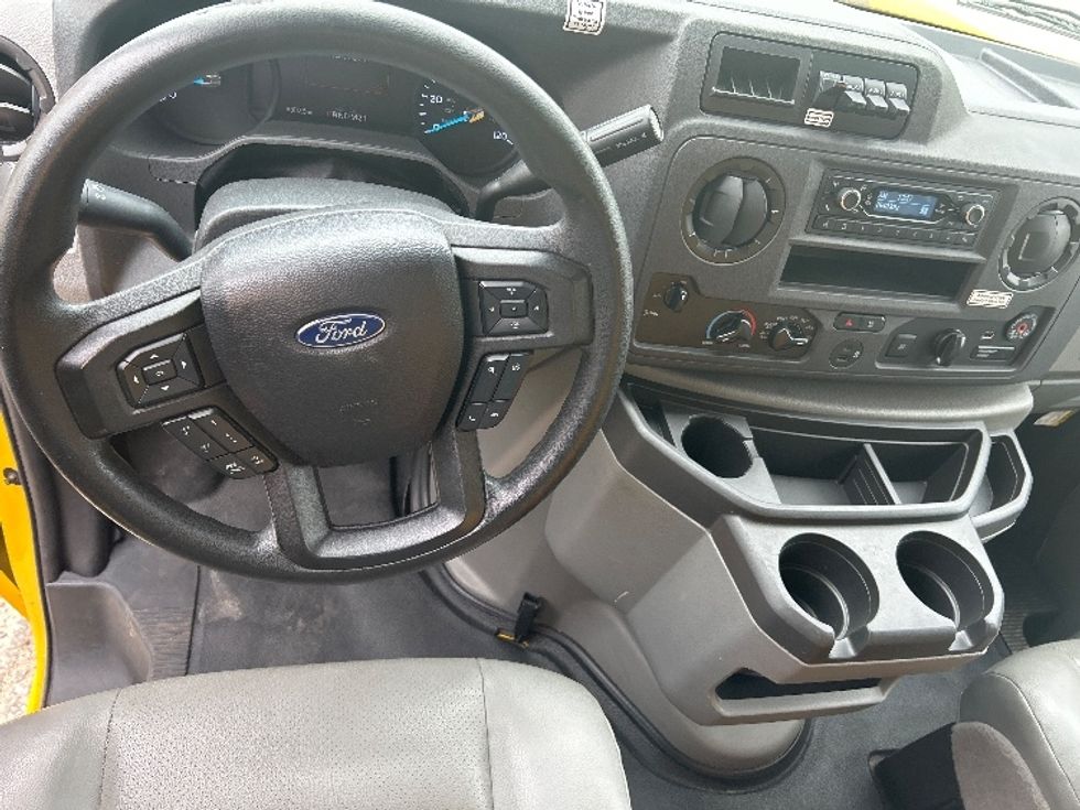 Light Duty Box Truck-Light and Medium Duty Trucks-Ford-2022-E350-Holland-MI-88,603\n\t\tmiles-$ 27,250 - Image 18
