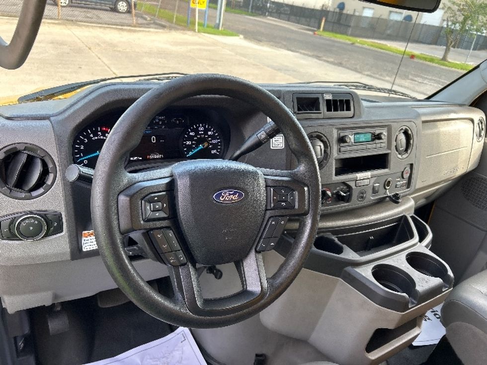 Light Duty Box Truck-Light and Medium Duty Trucks-Ford-2022-E350-Homewood-AL-119,984\n\t\tmiles-$ 23,000 - Image 17