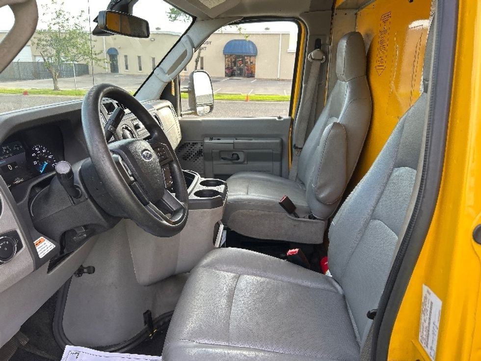 Light Duty Box Truck-Light and Medium Duty Trucks-Ford-2022-E350-Homewood-AL-119,984\n\t\tmiles-$ 23,000 - Image 19