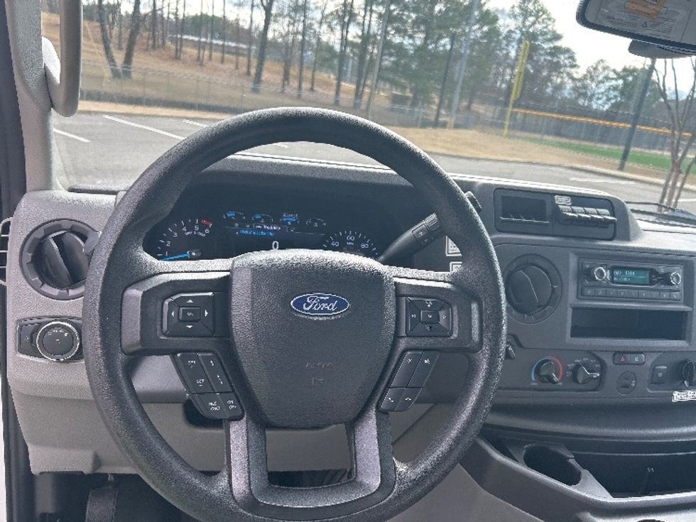 Light Duty Box Truck-Light and Medium Duty Trucks-Ford-2022-E350-Homewood-AL-89,412\n\t\tmiles-$ 33,500 - Image 18