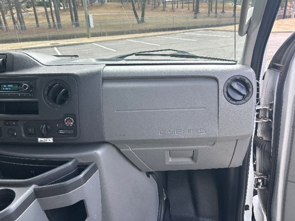 Light Duty Box Truck-Light and Medium Duty Trucks-Ford-2022-E350-Homewood-AL-89,412\n\t\tmiles-$ 33,500 - Image 21