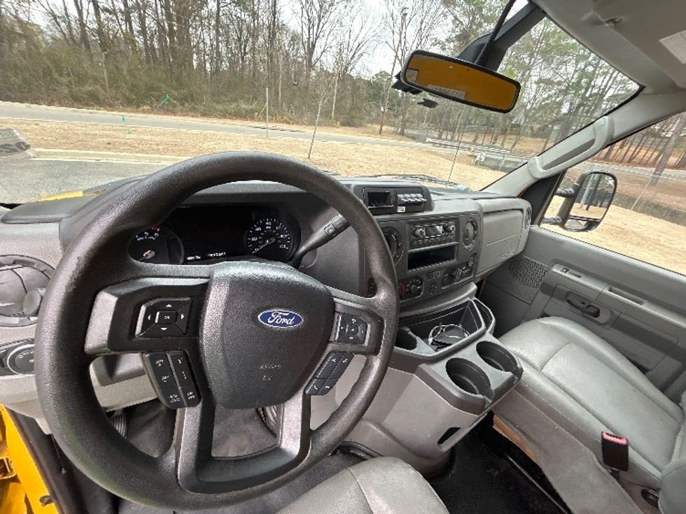 Light Duty Box Truck-Light and Medium Duty Trucks-Ford-2022-E350-Homewood-AL-98,826\n\t\tmiles-$ 29,250 - Image 14
