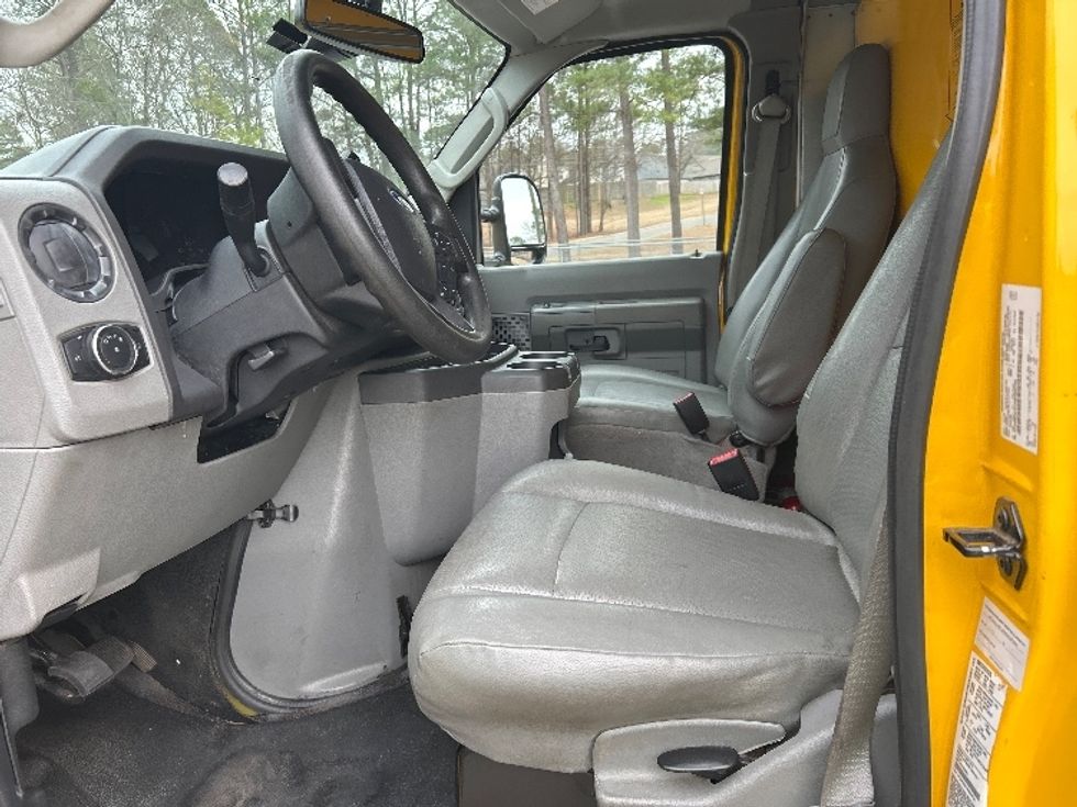 Light Duty Box Truck-Light and Medium Duty Trucks-Ford-2022-E350-Homewood-AL-98,826\n\t\tmiles-$ 29,250 - Image 15