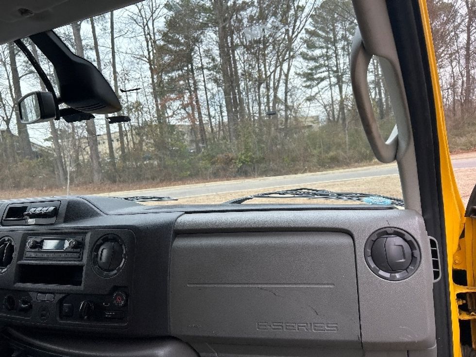 Light Duty Box Truck-Light and Medium Duty Trucks-Ford-2022-E350-Homewood-AL-98,826\n\t\tmiles-$ 29,250 - Image 17