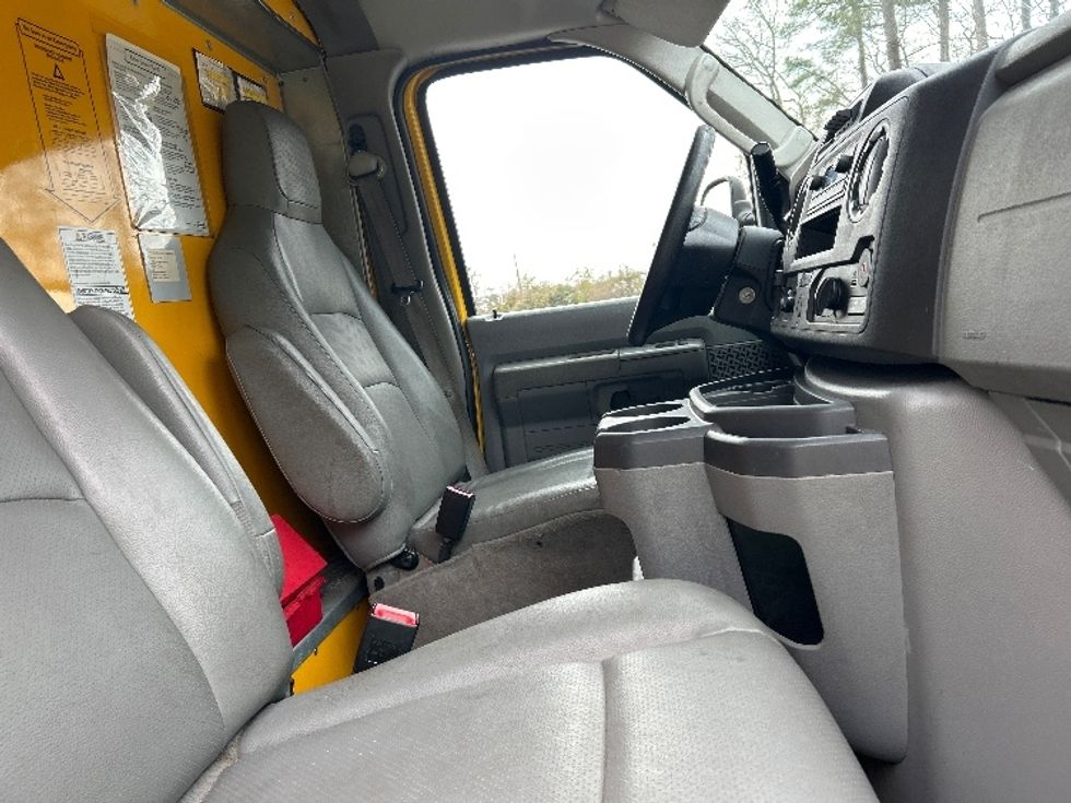 Light Duty Box Truck-Light and Medium Duty Trucks-Ford-2022-E350-Homewood-AL-98,826\n\t\tmiles-$ 29,250 - Image 18