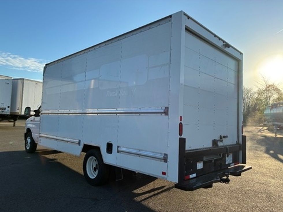 Light Duty Box Truck-Light and Medium Duty Trucks-Ford-2022-E350-Hot Springs-AR-129,610\n\t\tmiles-$ 28,500 - Image 13