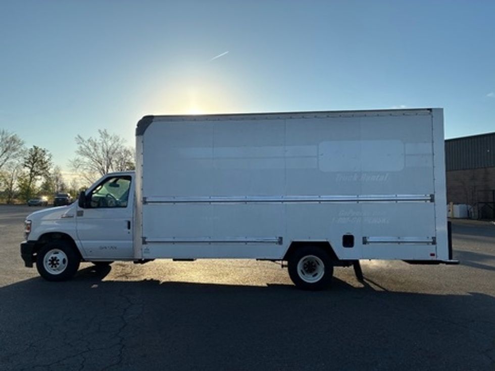 Light Duty Box Truck-Light and Medium Duty Trucks-Ford-2022-E350-Hot Springs-AR-129,610\n\t\tmiles-$ 28,500 - Image 15