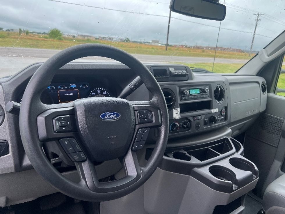 Light Duty Box Truck-Light and Medium Duty Trucks-Ford-2022-E350-Hot Springs-AR-129,610\n\t\tmiles-$ 28,500 - Image 18