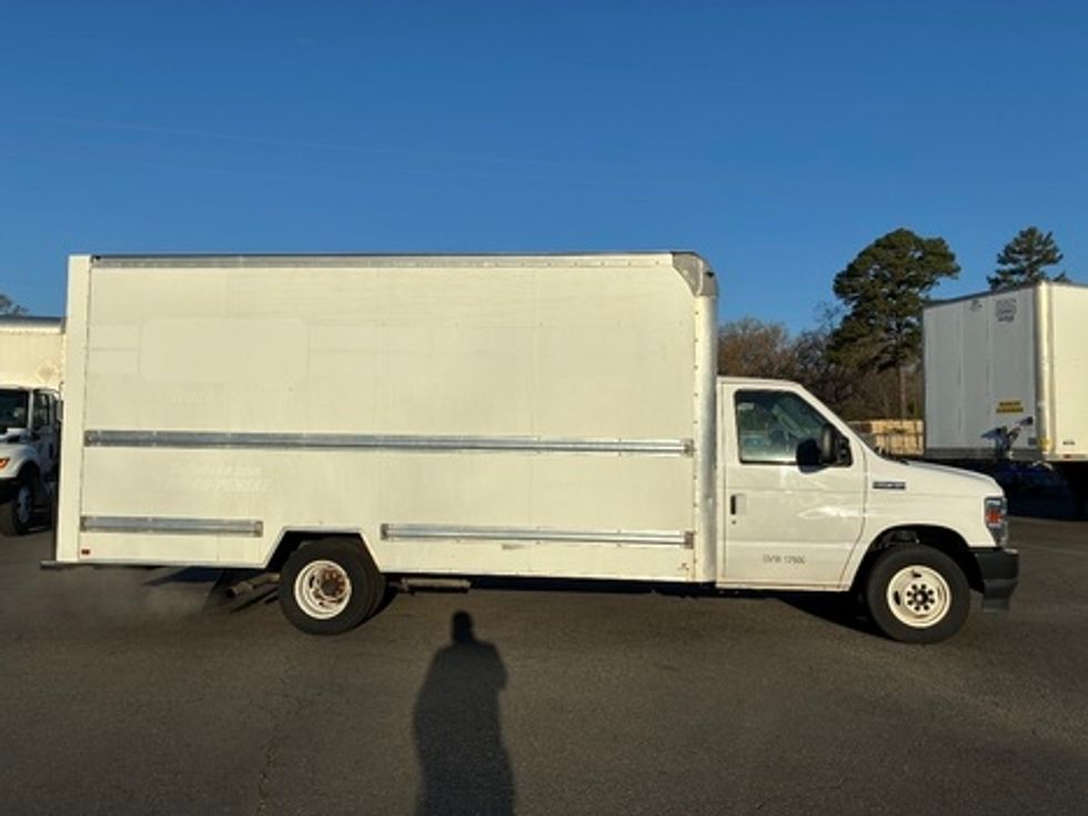 Light Duty Box Truck-Light and Medium Duty Trucks-Ford-2022-E350-Hot Springs-AR-129,610\n\t\tmiles-$ 28,500 - Image 4