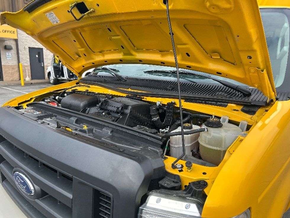 Light Duty Box Truck-Light and Medium Duty Trucks-Ford-2022-E350-Hot Springs-AR-94,078\n\t\tmiles-$ 28,250 - Image 22