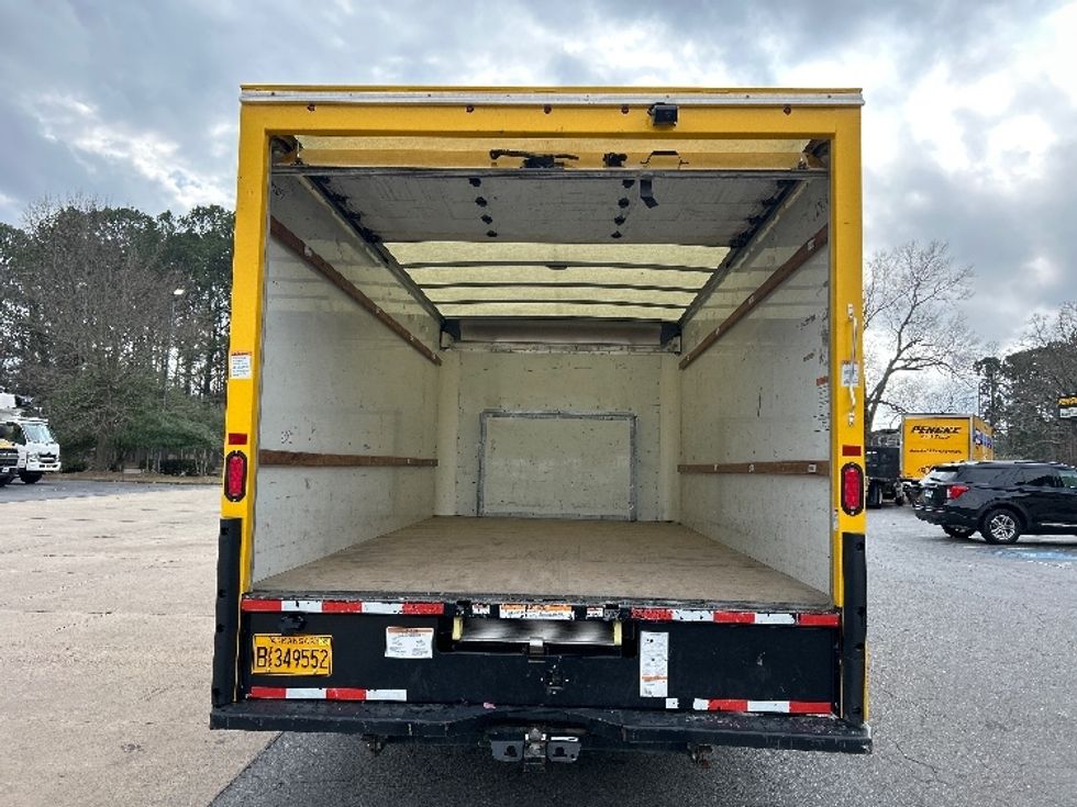 Light Duty Box Truck-Light and Medium Duty Trucks-Ford-2022-E350-Hot Springs-AR-94,078\n\t\tmiles-$ 28,250 - Image 7