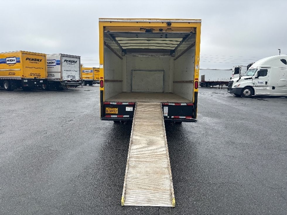 Light Duty Box Truck-Light and Medium Duty Trucks-Ford-2022-E350-Hot Springs-AR-94,078\n\t\tmiles-$ 28,250 - Image 8