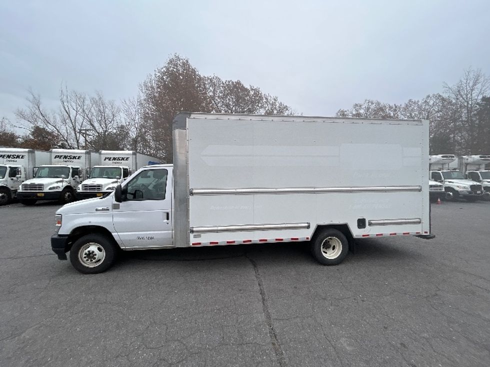 Light Duty Box Truck-Light and Medium Duty Trucks-Ford-2022-E350-Hot Springs-AR-99,137\n\t\tmiles-$ 30,500 - Image 15