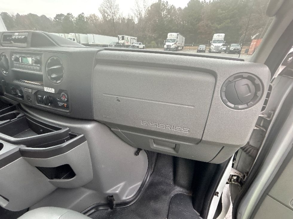 Light Duty Box Truck-Light and Medium Duty Trucks-Ford-2022-E350-Hot Springs-AR-99,137\n\t\tmiles-$ 30,500 - Image 21