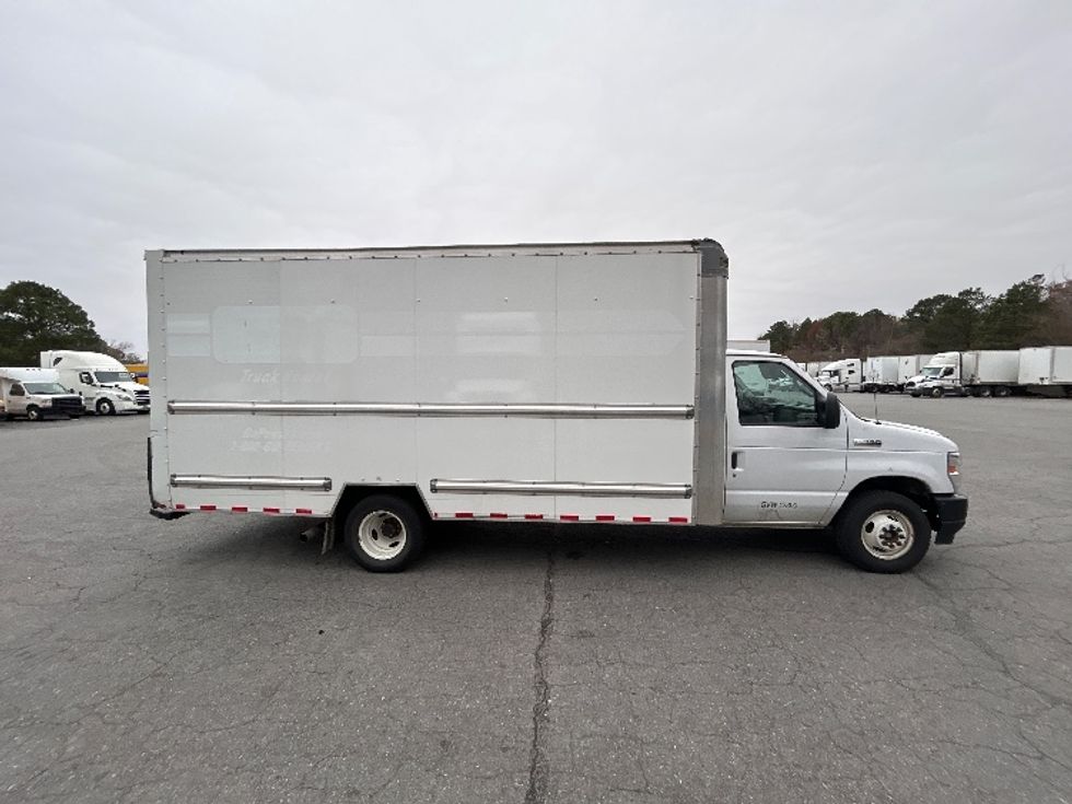 Light Duty Box Truck-Light and Medium Duty Trucks-Ford-2022-E350-Hot Springs-AR-99,137\n\t\tmiles-$ 30,500 - Image 4