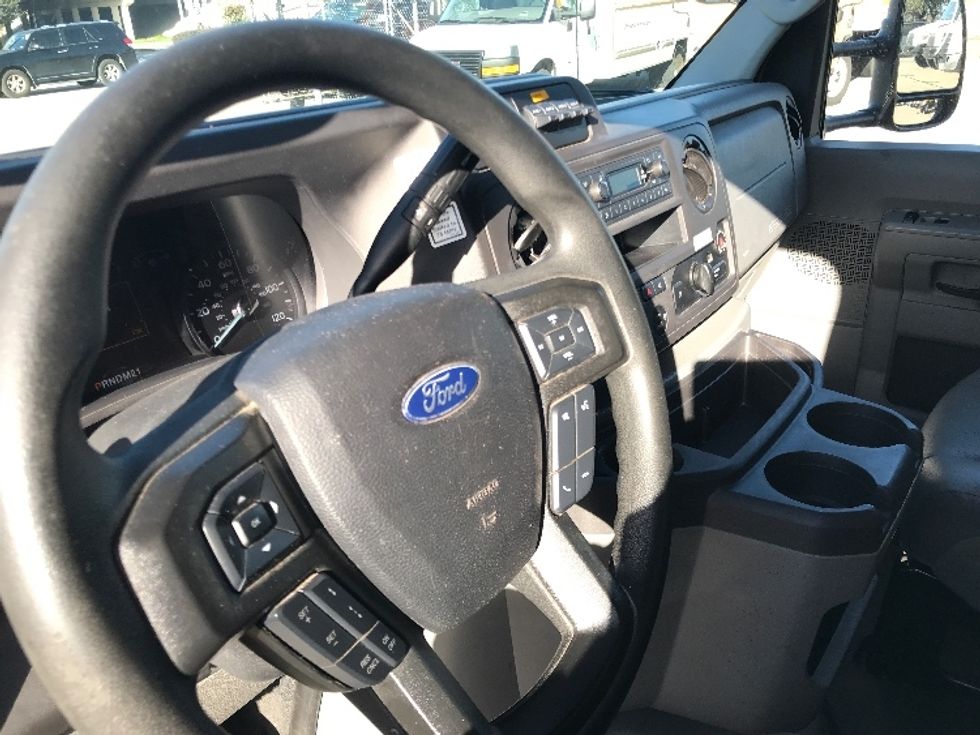 Light Duty Box Truck-Light and Medium Duty Trucks-Ford-2022-E350-Houston-TX-101,743\n\t\tmiles-$ 27,000 - Image 17