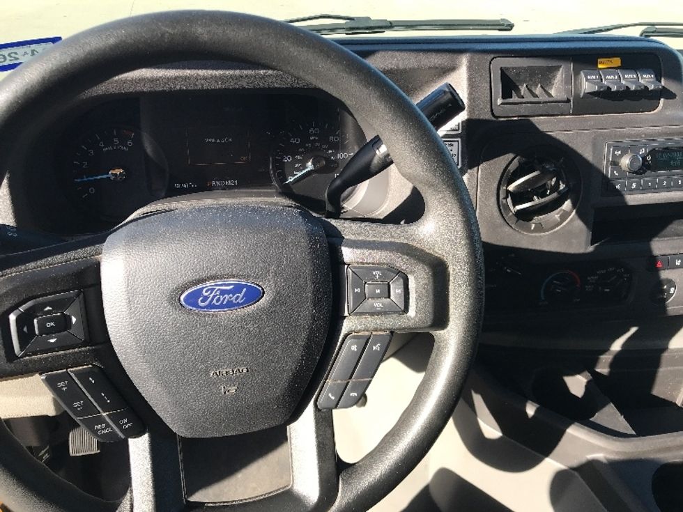 Light Duty Box Truck-Light and Medium Duty Trucks-Ford-2022-E350-Houston-TX-101,743\n\t\tmiles-$ 27,000 - Image 18