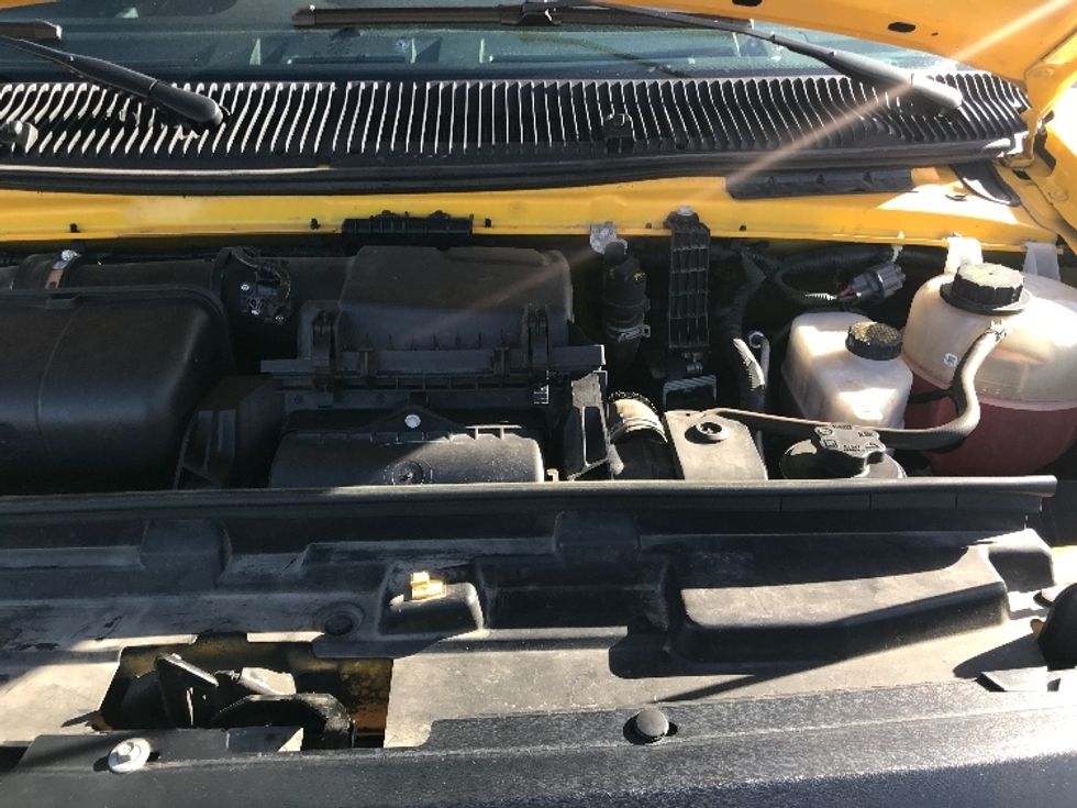 Light Duty Box Truck-Light and Medium Duty Trucks-Ford-2022-E350-Houston-TX-101,743\n\t\tmiles-$ 27,000 - Image 24