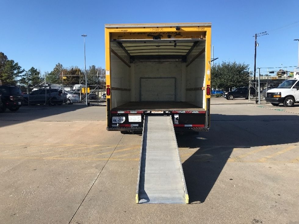 Light Duty Box Truck-Light and Medium Duty Trucks-Ford-2022-E350-Houston-TX-101,743\n\t\tmiles-$ 27,000 - Image 9