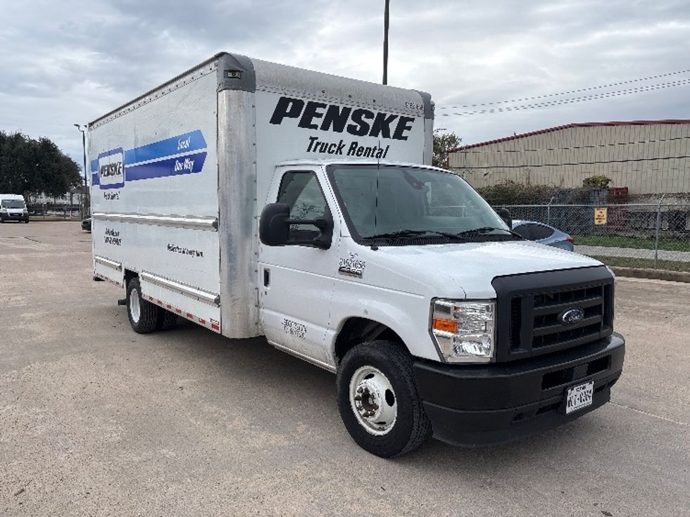 Light Duty Box Truck-Light and Medium Duty Trucks-Ford-2022-E350-Houston-TX-112,704\n\t\tmiles-$ 28,750 - Image 1