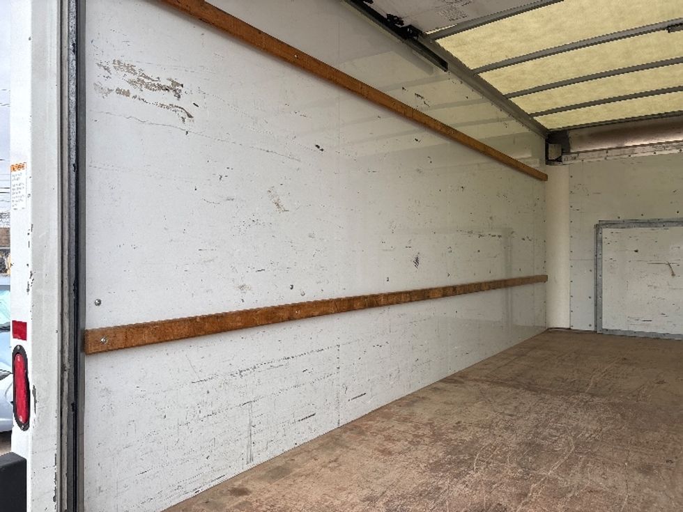 Light Duty Box Truck-Light and Medium Duty Trucks-Ford-2022-E350-Houston-TX-112,704\n\t\tmiles-$ 28,750 - Image 10
