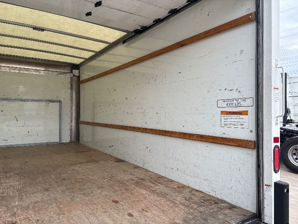 Light Duty Box Truck-Light and Medium Duty Trucks-Ford-2022-E350-Houston-TX-112,704\n\t\tmiles-$ 28,750 - Image 11