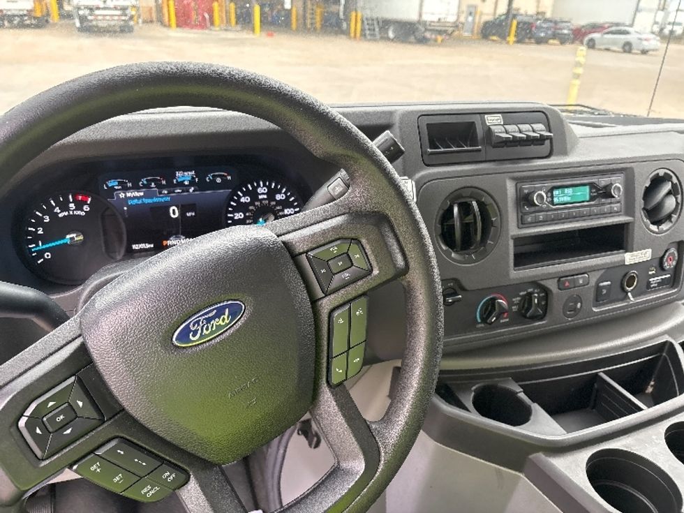 Light Duty Box Truck-Light and Medium Duty Trucks-Ford-2022-E350-Houston-TX-112,704\n\t\tmiles-$ 28,750 - Image 17