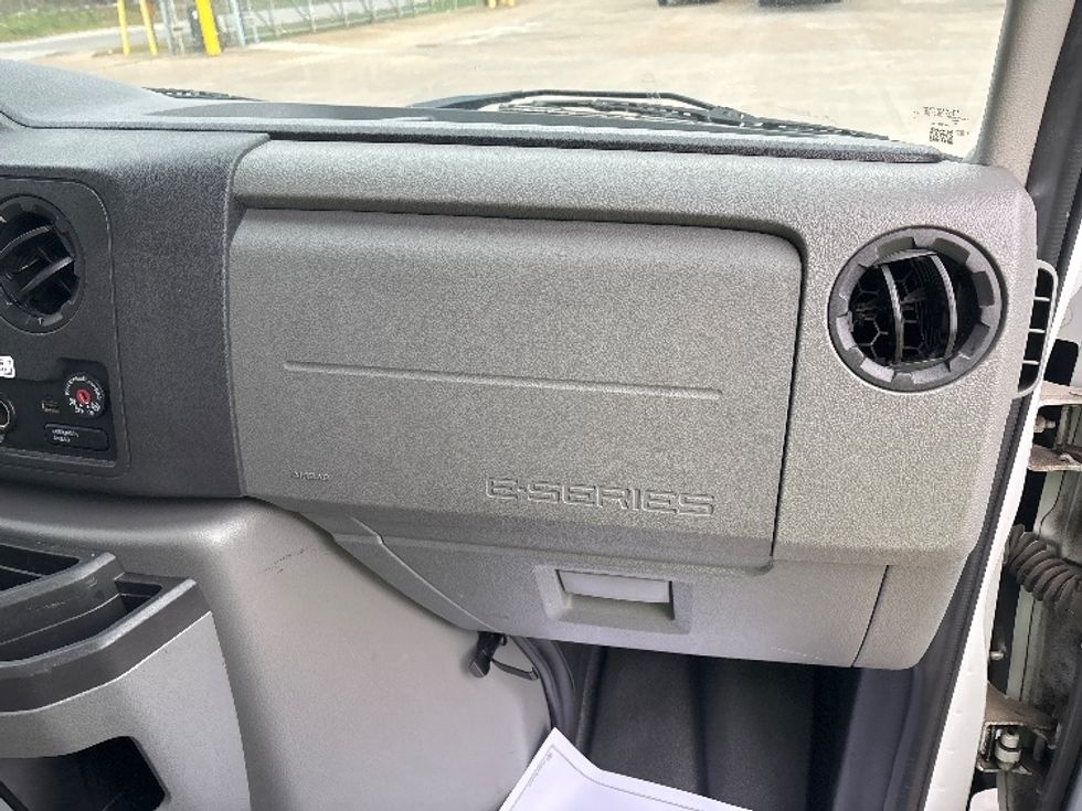 Light Duty Box Truck-Light and Medium Duty Trucks-Ford-2022-E350-Houston-TX-112,704\n\t\tmiles-$ 28,750 - Image 20