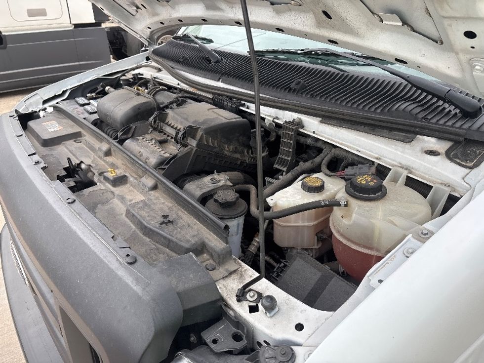 Light Duty Box Truck-Light and Medium Duty Trucks-Ford-2022-E350-Houston-TX-112,704\n\t\tmiles-$ 28,750 - Image 23