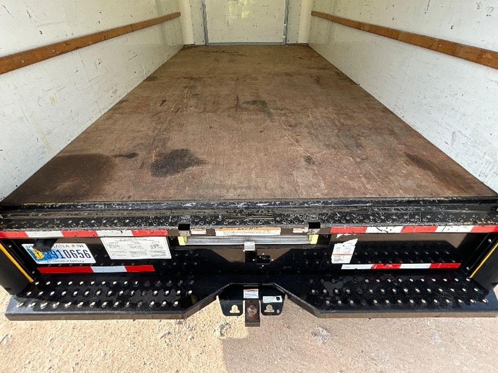 Light Duty Box Truck-Light and Medium Duty Trucks-Ford-2022-E350-Houston-TX-124,201\n\t\tmiles-$ 23,750 - Image 10