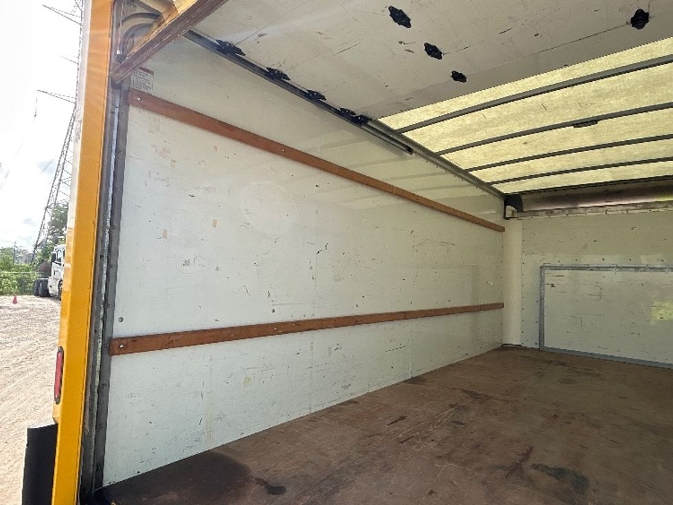 Light Duty Box Truck-Light and Medium Duty Trucks-Ford-2022-E350-Houston-TX-124,201\n\t\tmiles-$ 23,750 - Image 11