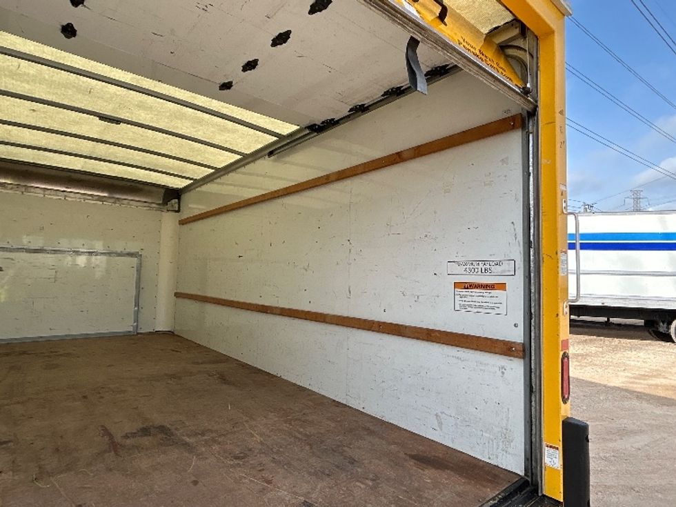 Light Duty Box Truck-Light and Medium Duty Trucks-Ford-2022-E350-Houston-TX-124,201\n\t\tmiles-$ 23,750 - Image 12