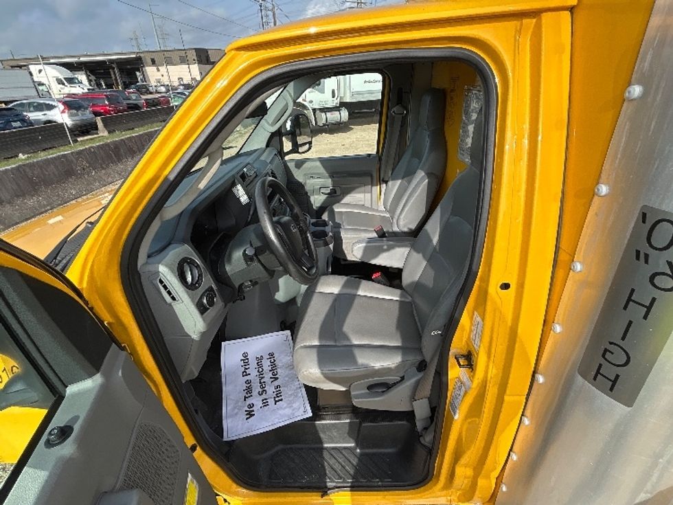Light Duty Box Truck-Light and Medium Duty Trucks-Ford-2022-E350-Houston-TX-124,201\n\t\tmiles-$ 23,750 - Image 16