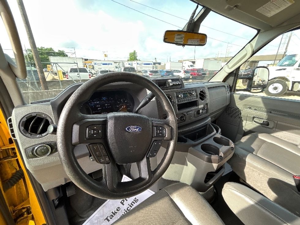 Light Duty Box Truck-Light and Medium Duty Trucks-Ford-2022-E350-Houston-TX-124,201\n\t\tmiles-$ 23,750 - Image 17