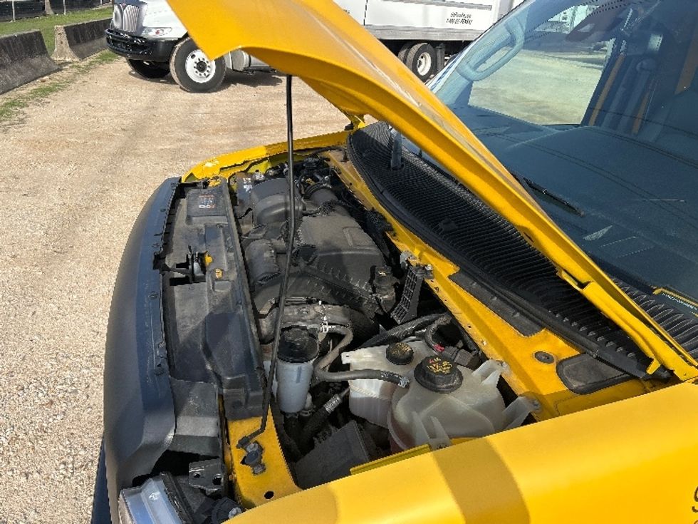 Light Duty Box Truck-Light and Medium Duty Trucks-Ford-2022-E350-Houston-TX-124,201\n\t\tmiles-$ 23,750 - Image 24