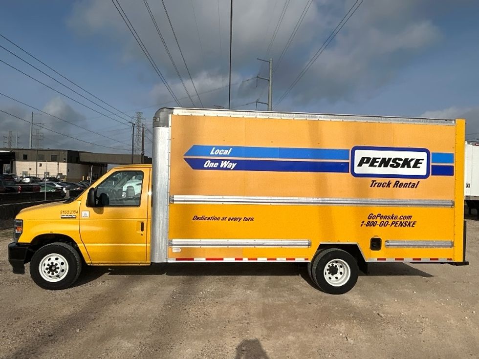 Light Duty Box Truck-Light and Medium Duty Trucks-Ford-2022-E350-Houston-TX-124,201\n\t\tmiles-$ 23,750 - Image 4