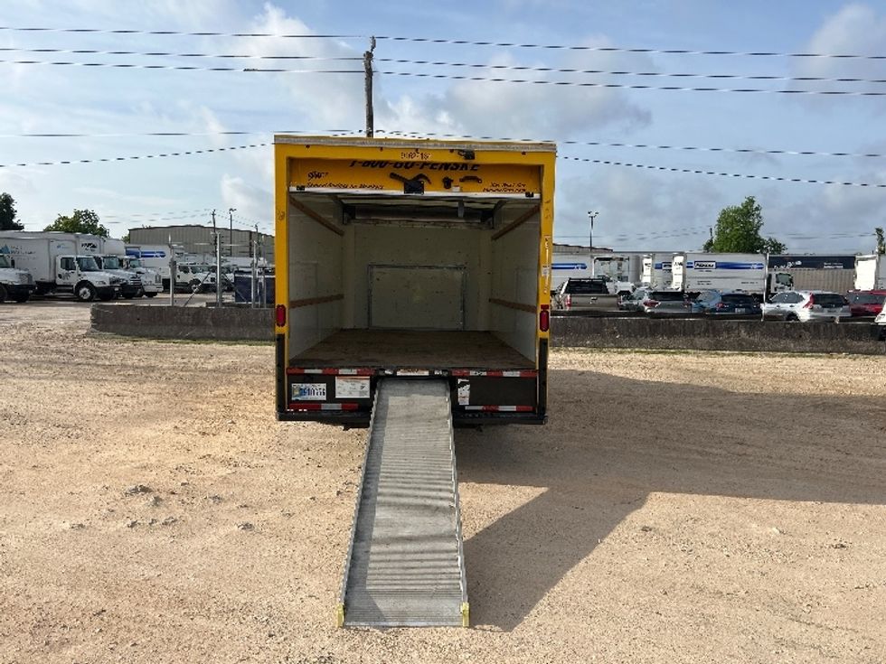 Light Duty Box Truck-Light and Medium Duty Trucks-Ford-2022-E350-Houston-TX-124,201\n\t\tmiles-$ 23,750 - Image 9