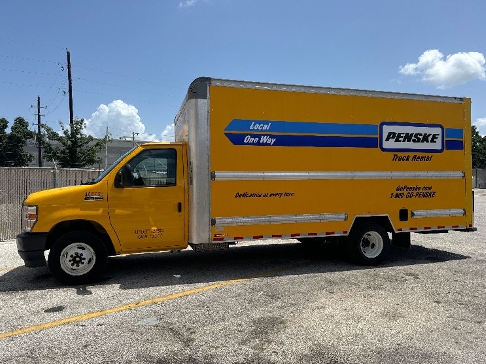 Light Duty Box Truck-Light and Medium Duty Trucks-Ford-2022-E350-Houston-TX-76,162\n\t\tmiles-$ 29,000 - Image 4