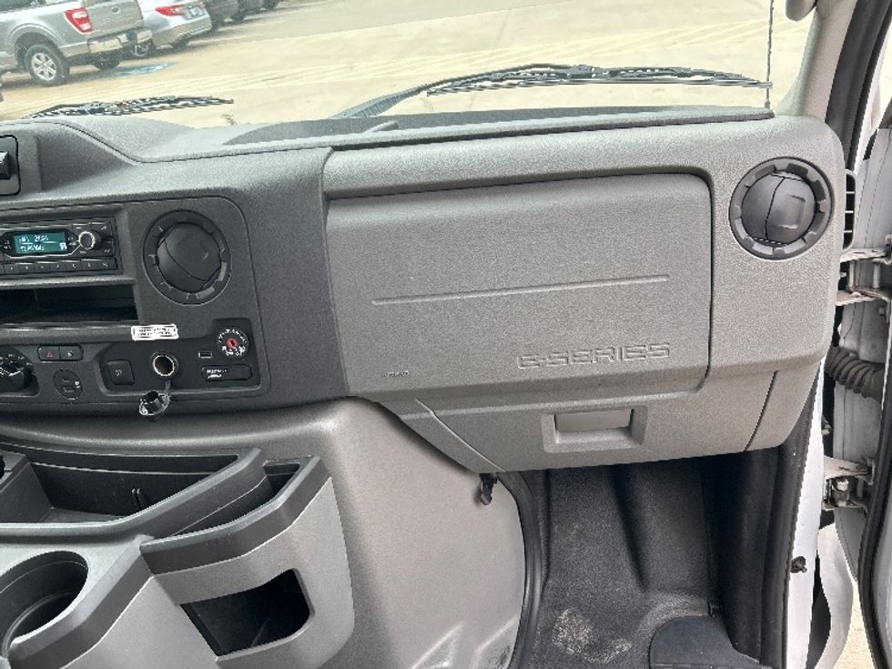 Light Duty Box Truck-Light and Medium Duty Trucks-Ford-2022-E350-Houston-TX-91,616\n\t\tmiles-$ 31,750 - Image 21